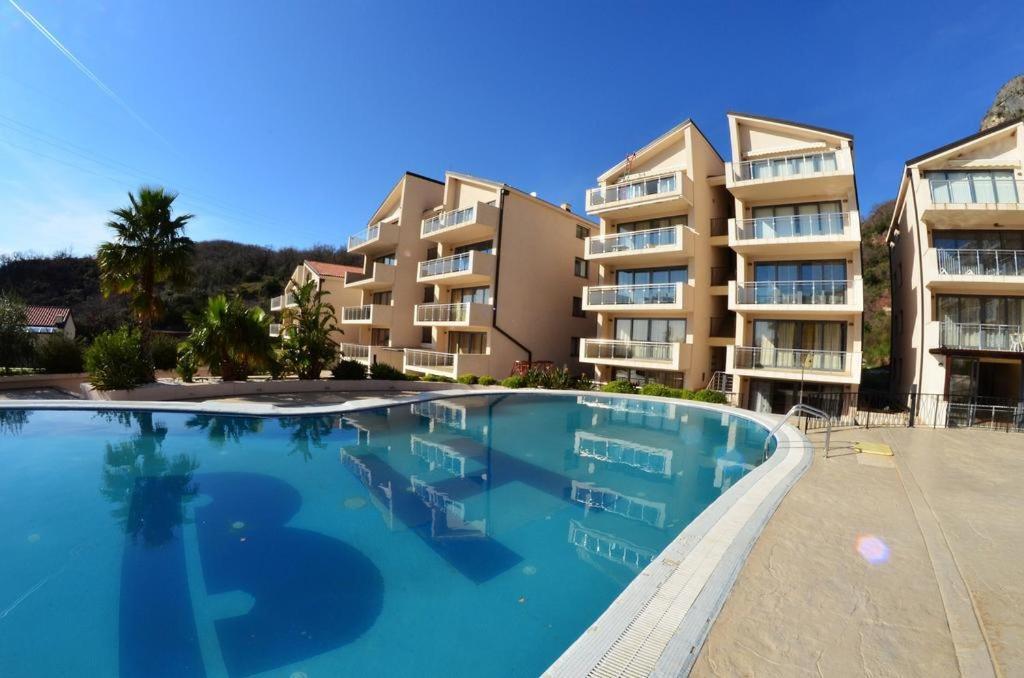 Appartement Bh Rialto à Sveti Stefan Extérieur photo